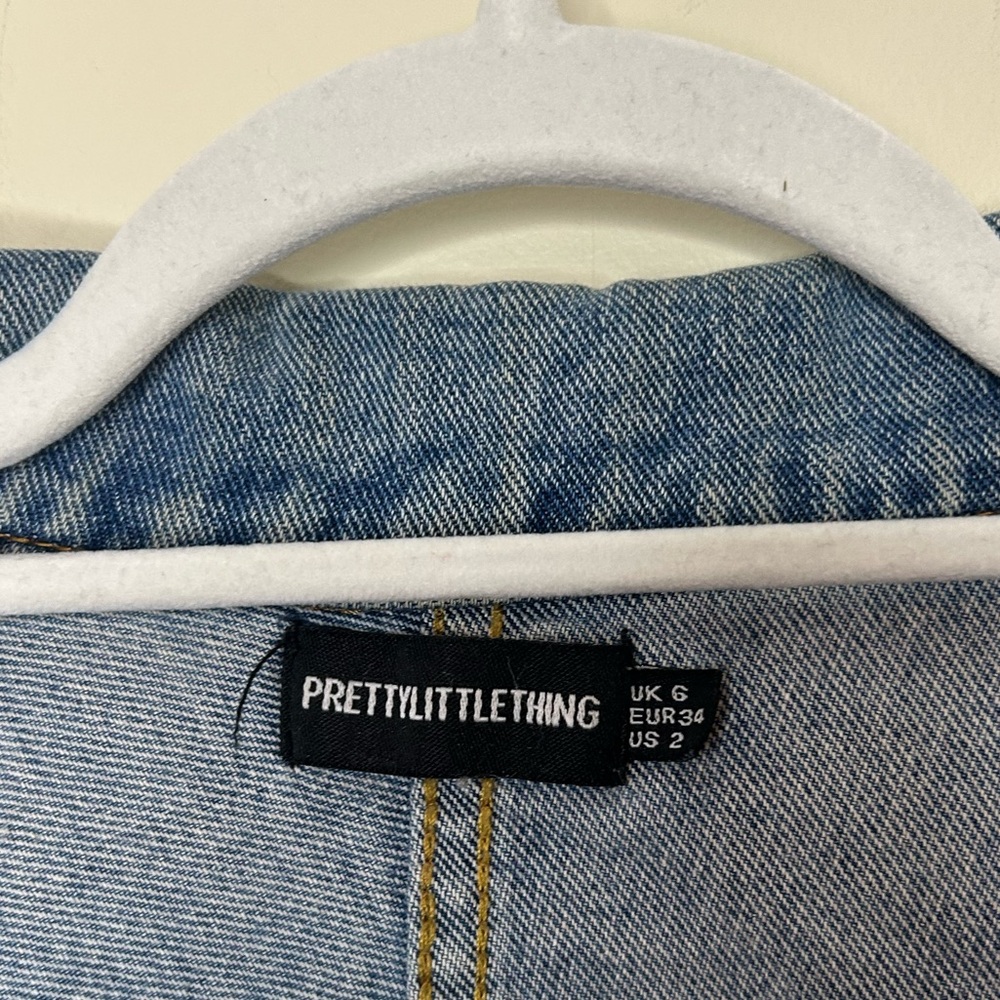 PrettyLittleThing Oversized Denim Jacket Sz 2 - Picture 6 of 9